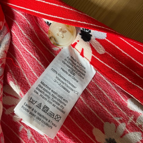 🌸 A-Line Floral Button Skirt 🌸 - Picture 8 of 9